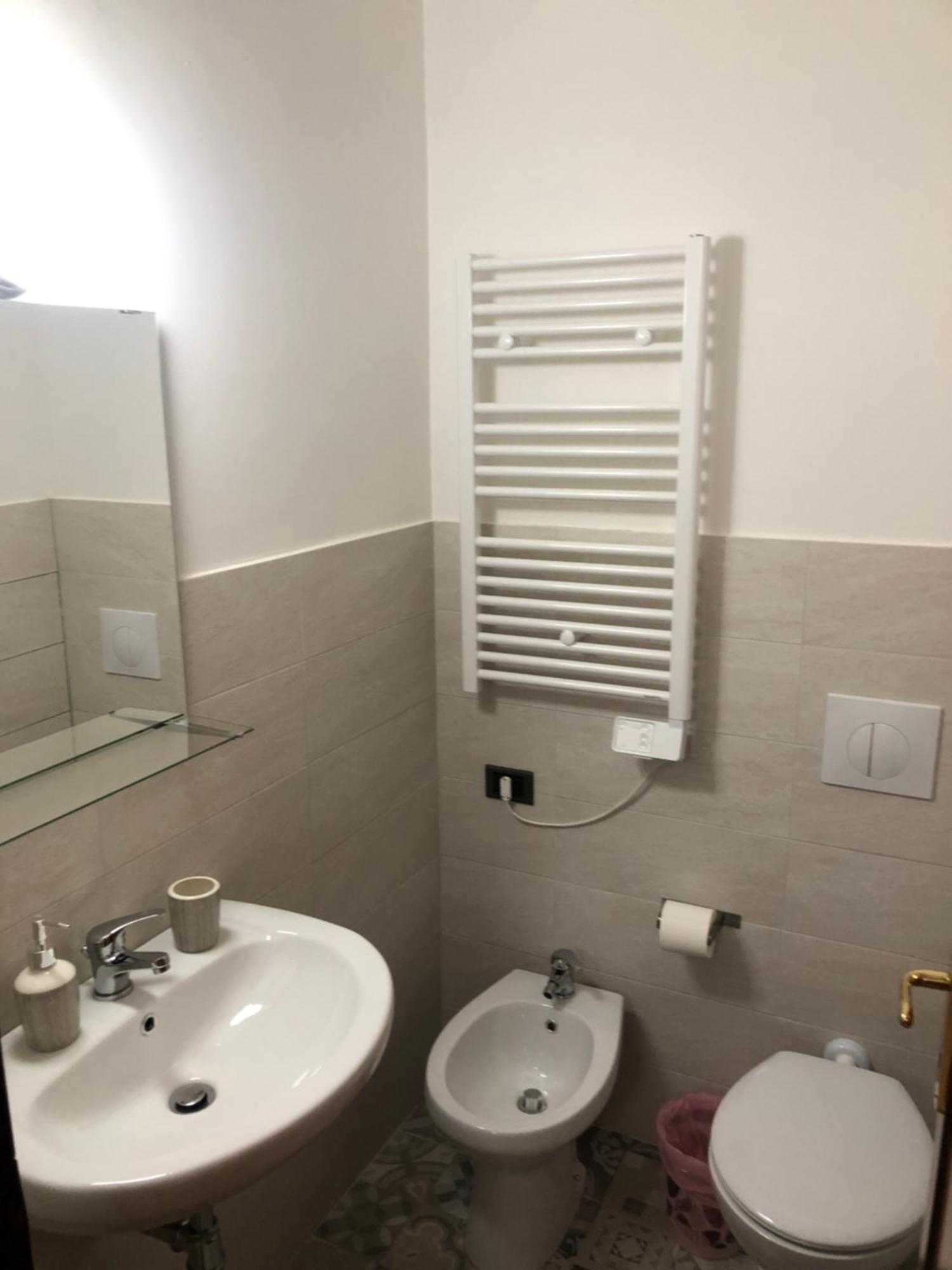 Moon River Guest House Pescara Bagian luar foto