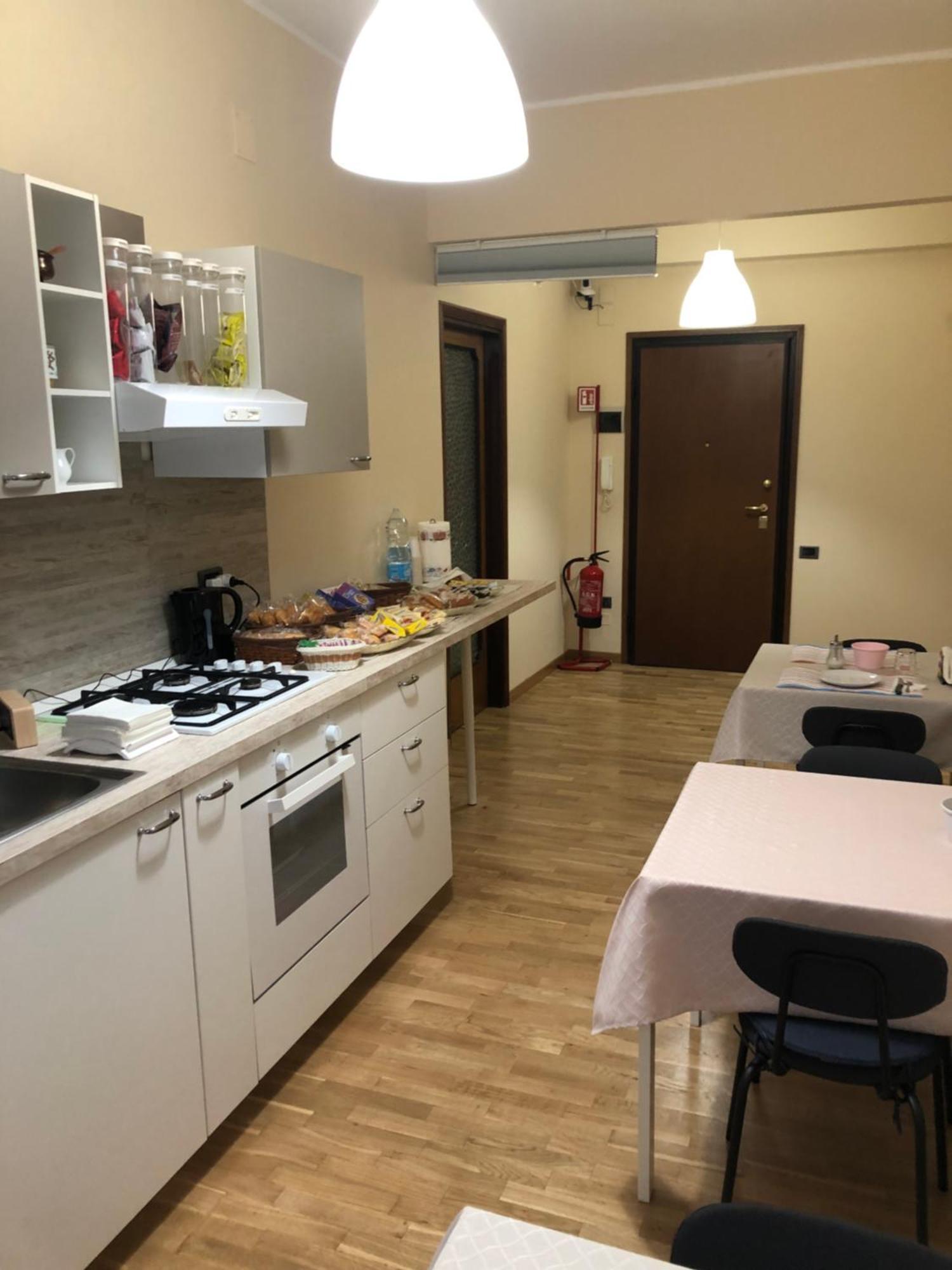 Moon River Guest House Pescara Bagian luar foto